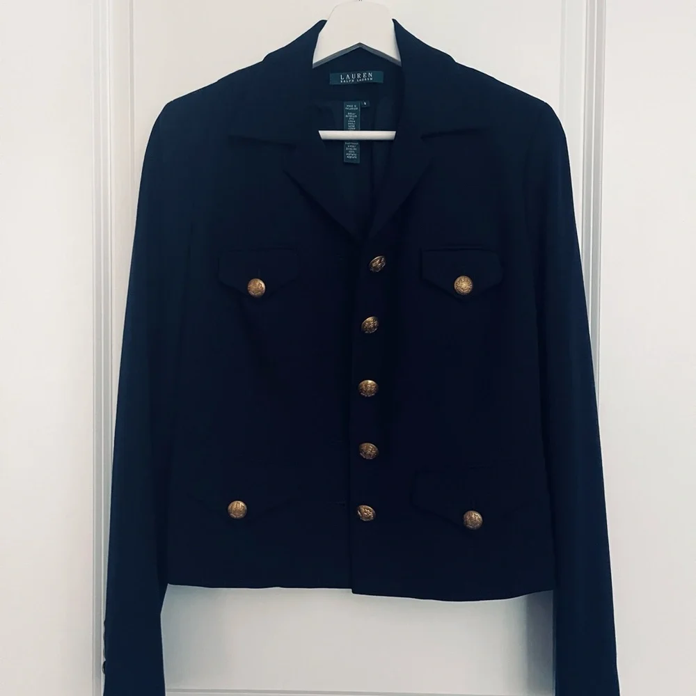 Ralph Lauren Navy Blazer with Gold Crest Buttons Size 6 Classic Chic - Picture 3 of 5